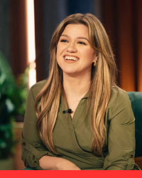 How Old Is Kelly Clarkson